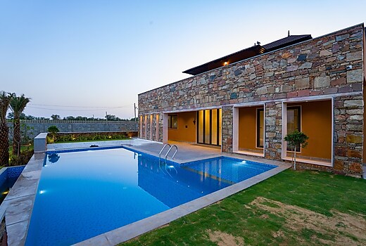 ELIVAAS The Kanota Retreat| 4 BHK Villa Near Kanota Dam With Pvt Pool & Hill Views