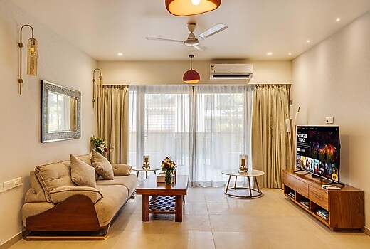 2BHK w Pool & Sauna | 2km to Baga & Calangute Beach | Hireavilla