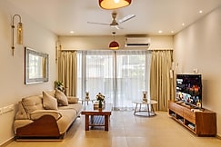 2BHK w Pool & Sauna | 2km to Baga & Calangute Beach | Hireavilla, Goa