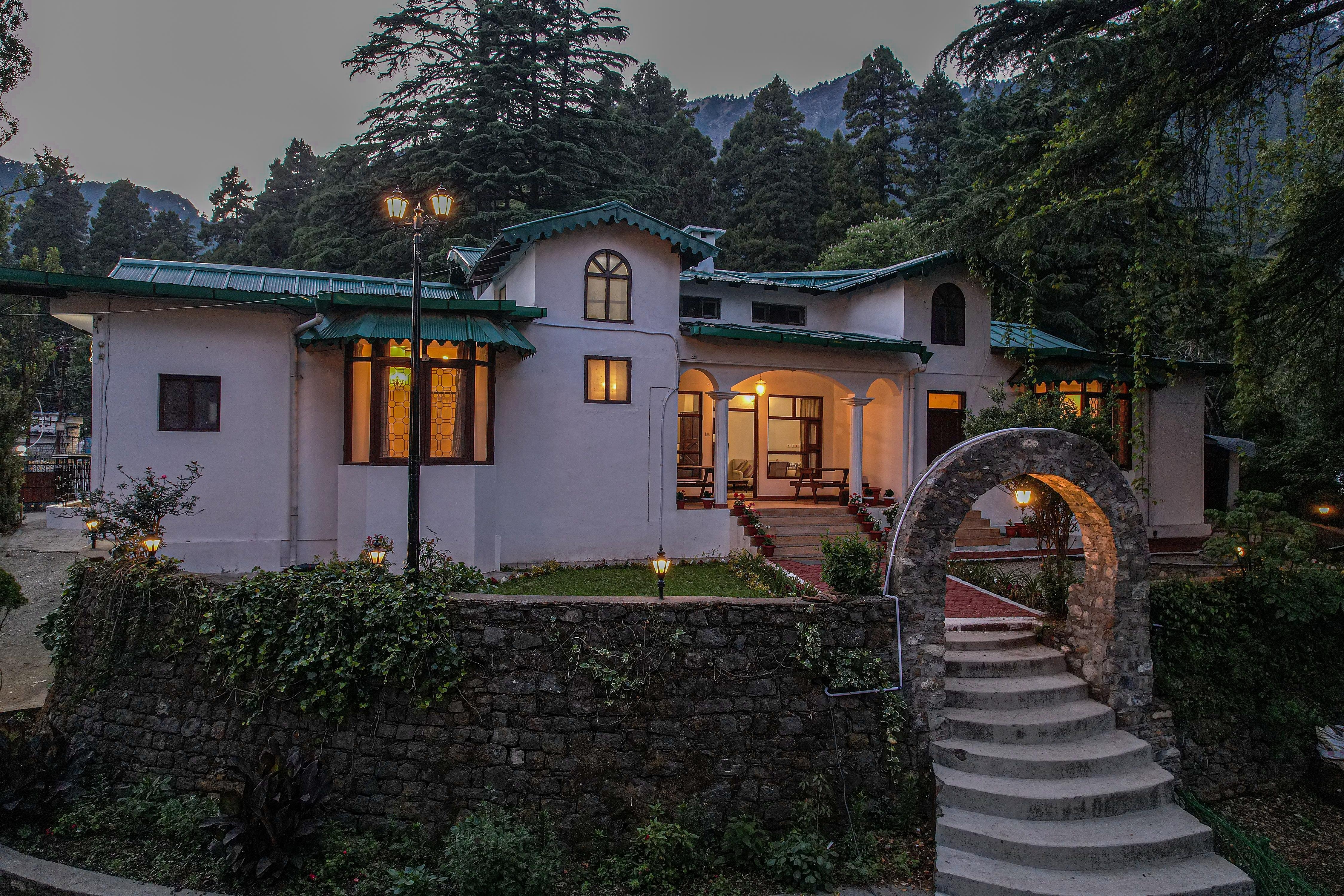 Deodar Bungalow & Cottage by Trikone 𝗕𝗢𝗢𝗞 Nainital Villa