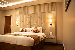 The Leon, Srinagar