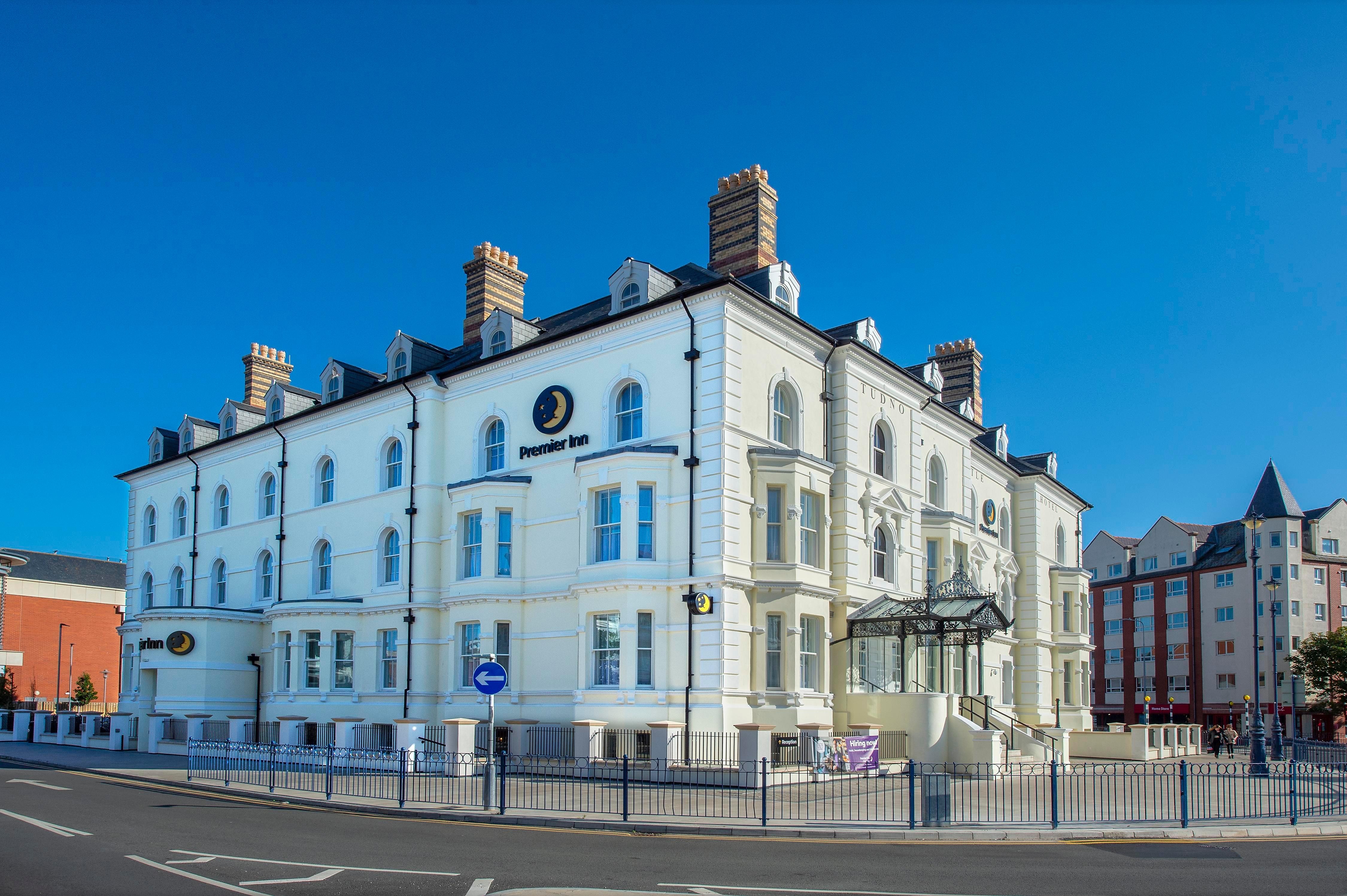 Premier Inn Llandudno Town Centre - Tap to explore photos