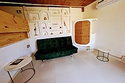 Cave Canvas, Mount Abu