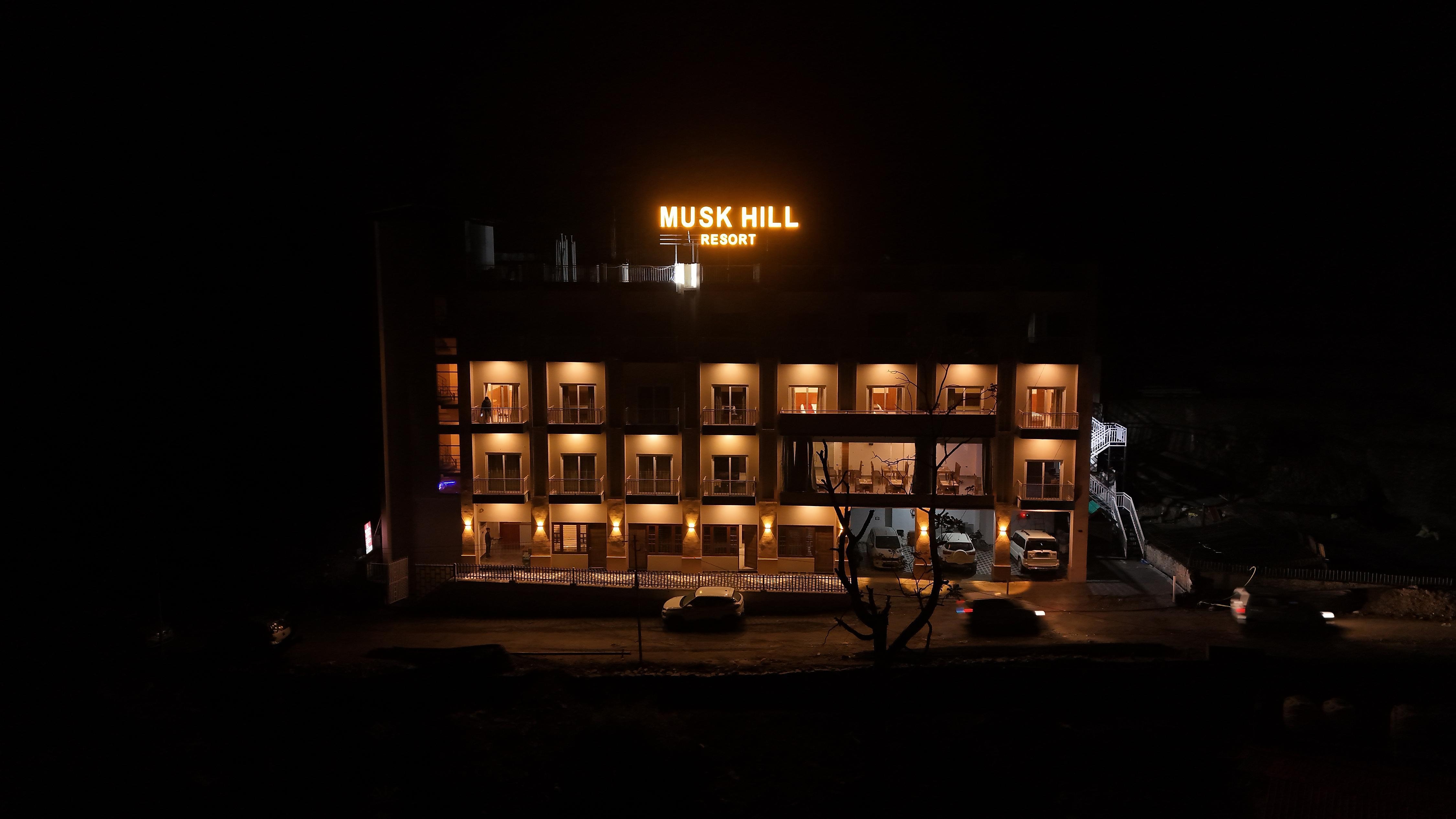 MUSK HILL RESORT - Tap to explore photos