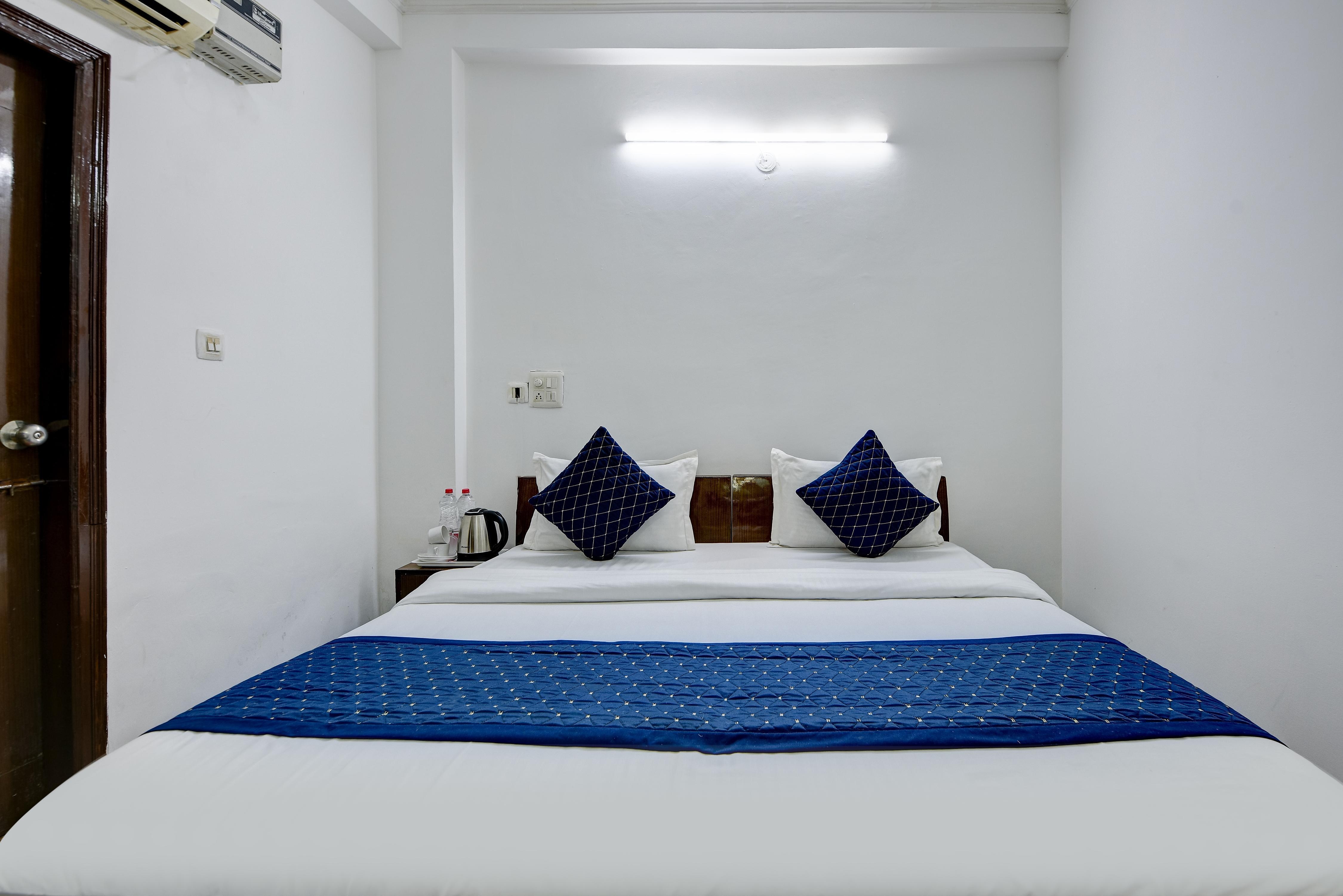 HOTEL AEROLOOK NEAR DELHI AIRPORT - Tap to explore photos