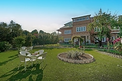 SaffronStays Awakening- Family Suite, Srinagar