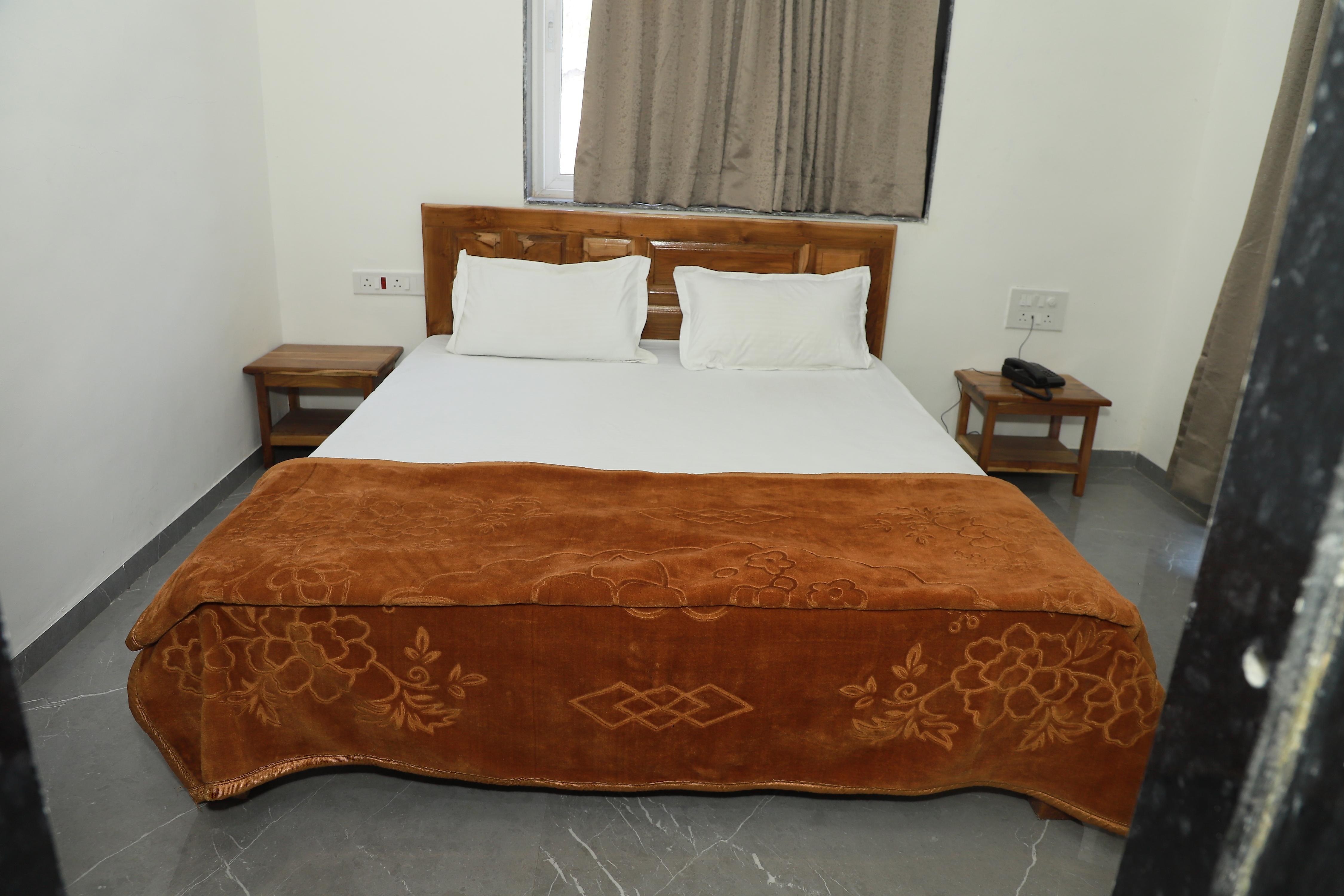 Hotel Rajmahal Palace - Bhimashankar - Tap to explore photos