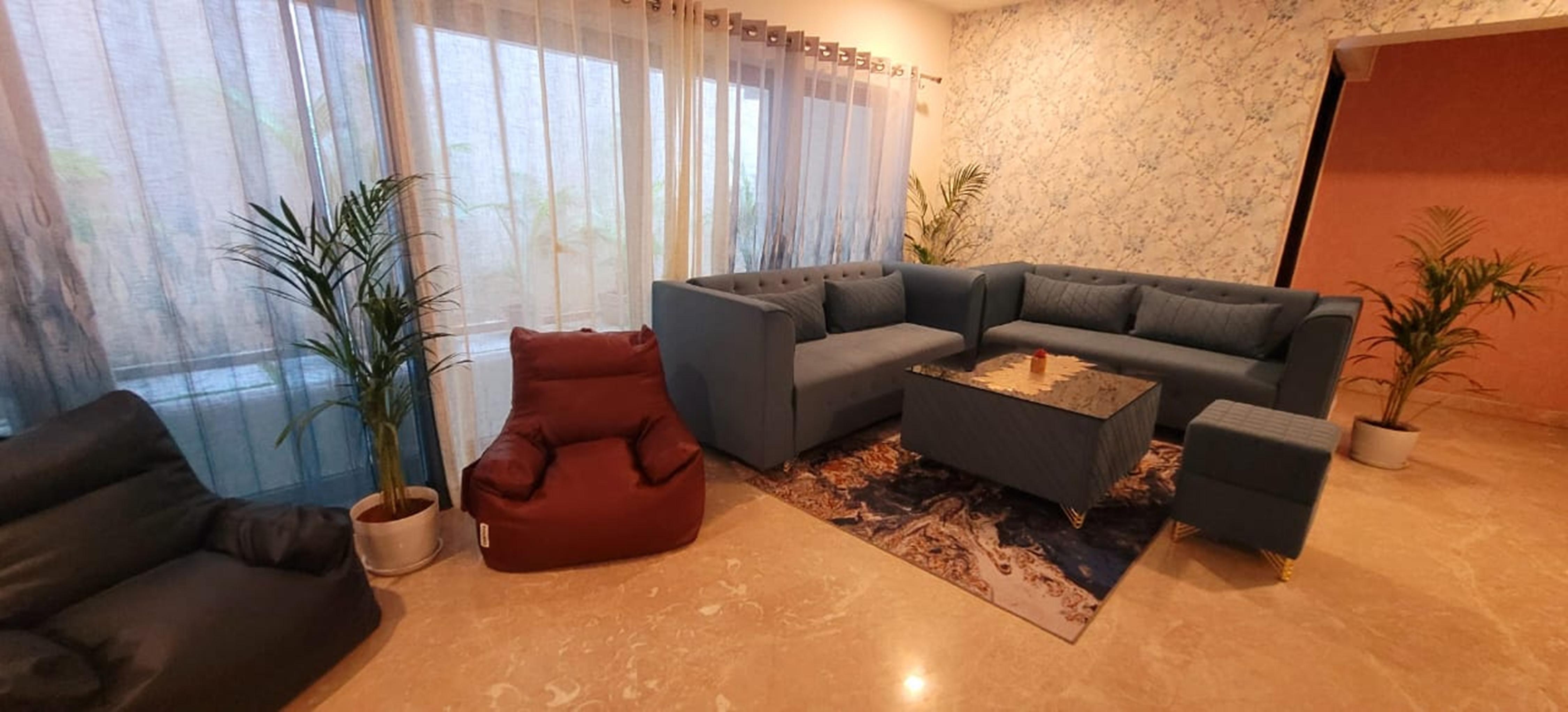 BFL Guest House Bangalore- Merez-2, Bangalore - Tap to explore photos