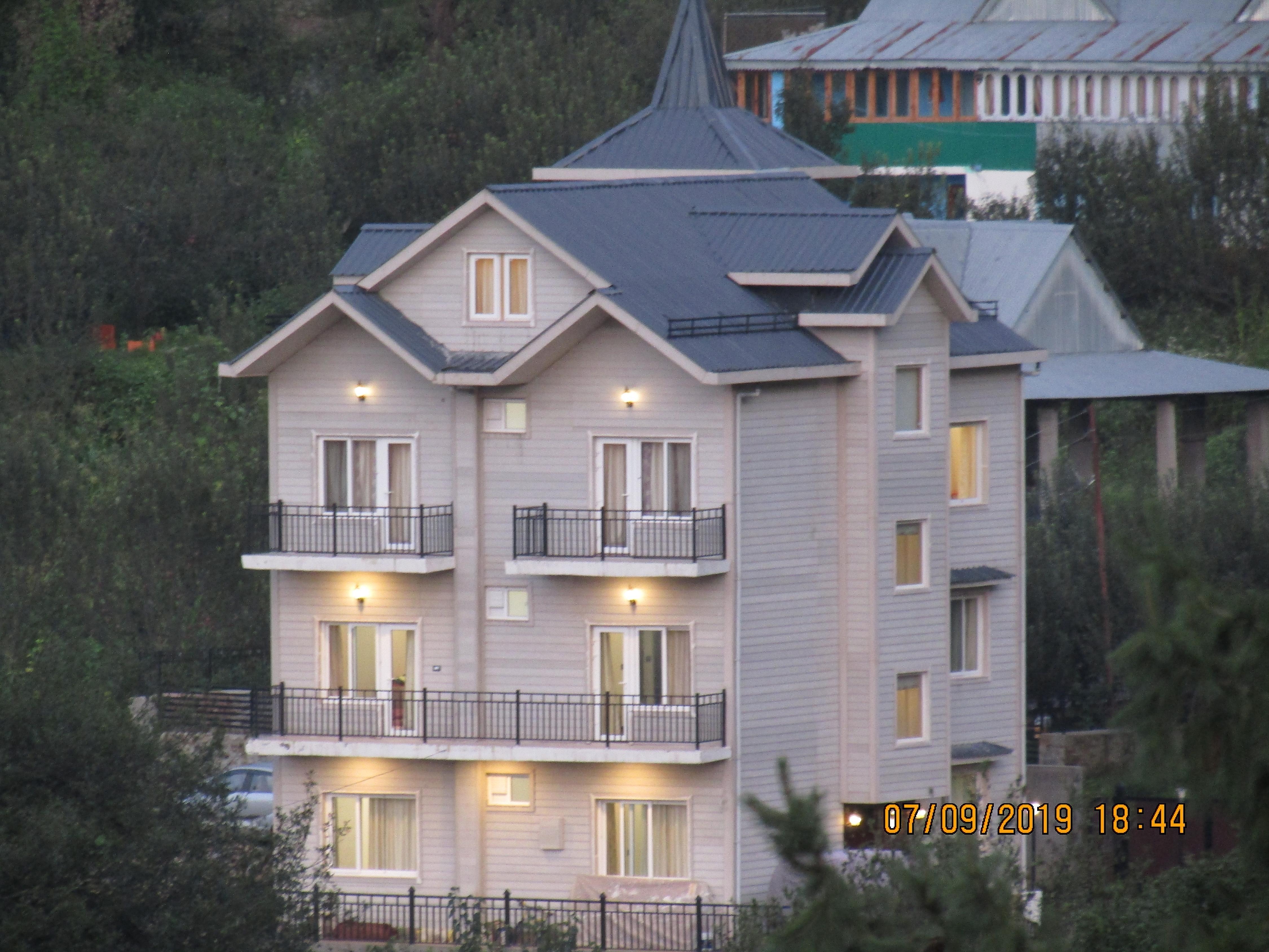 Silver Oak (Home Stay) 𝗕𝗢𝗢𝗞 Rohru Homestay