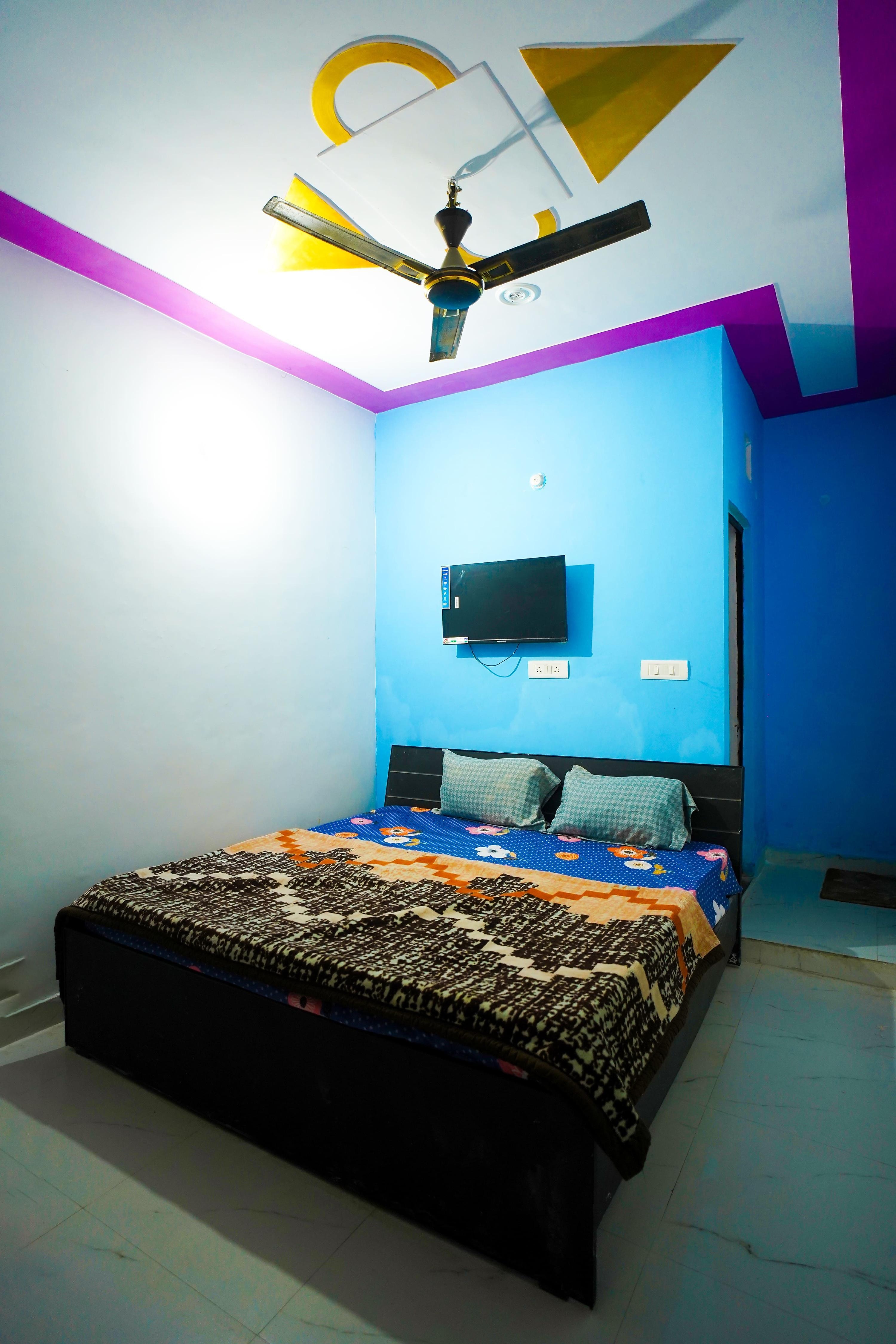 Hotel Meraki Inn - Tap to explore photos