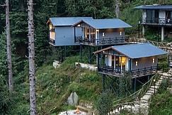 Aarzu Luxury Mountain Chalet at 7400ft in Manali, Manali