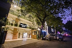 Hotel B-51 Gracia Model Town, Delhi