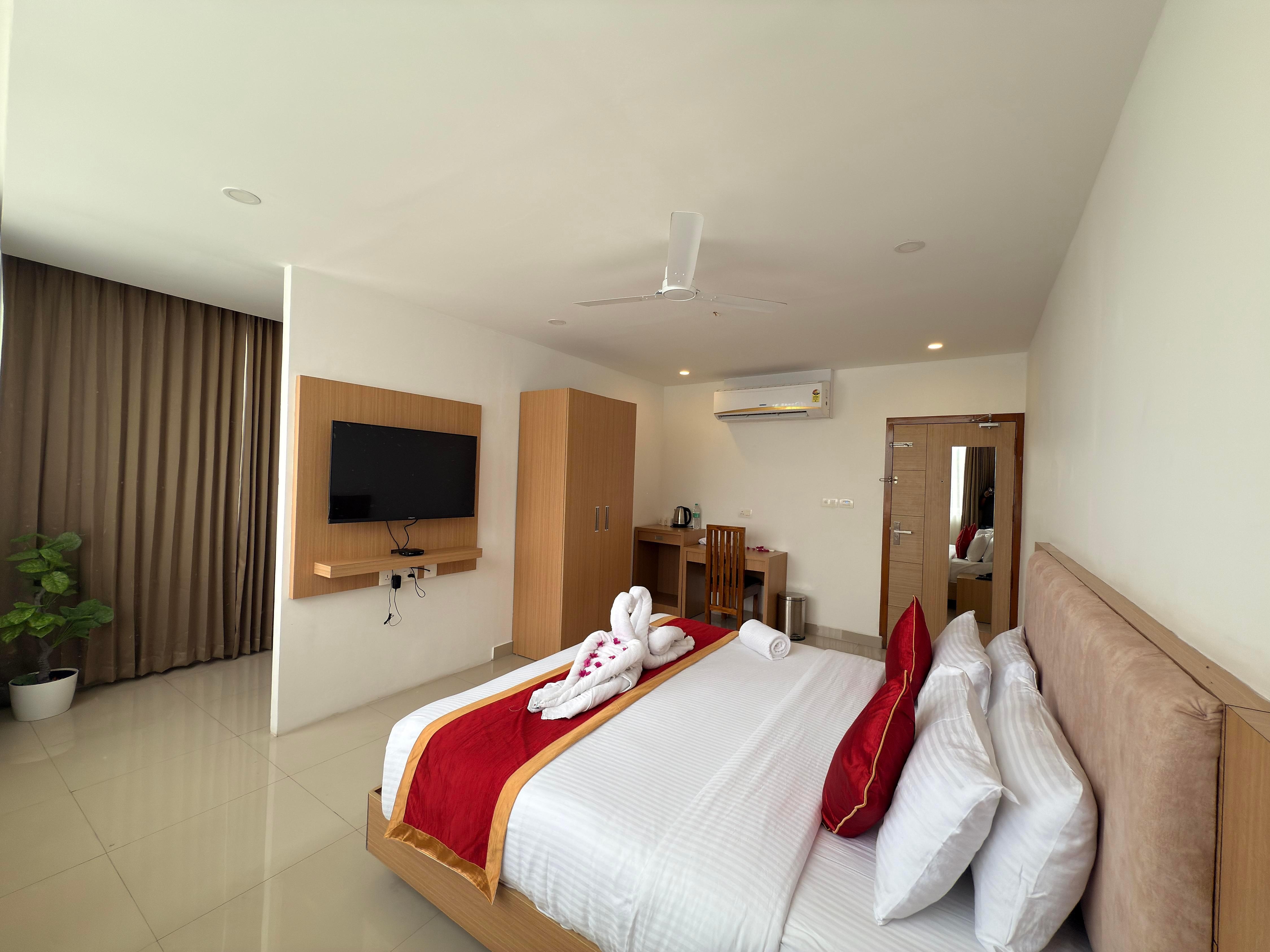 MOUNTAIN PASS HOTEL AND MOUNTAIN PASS RESIDENCY - Tap to explore photos