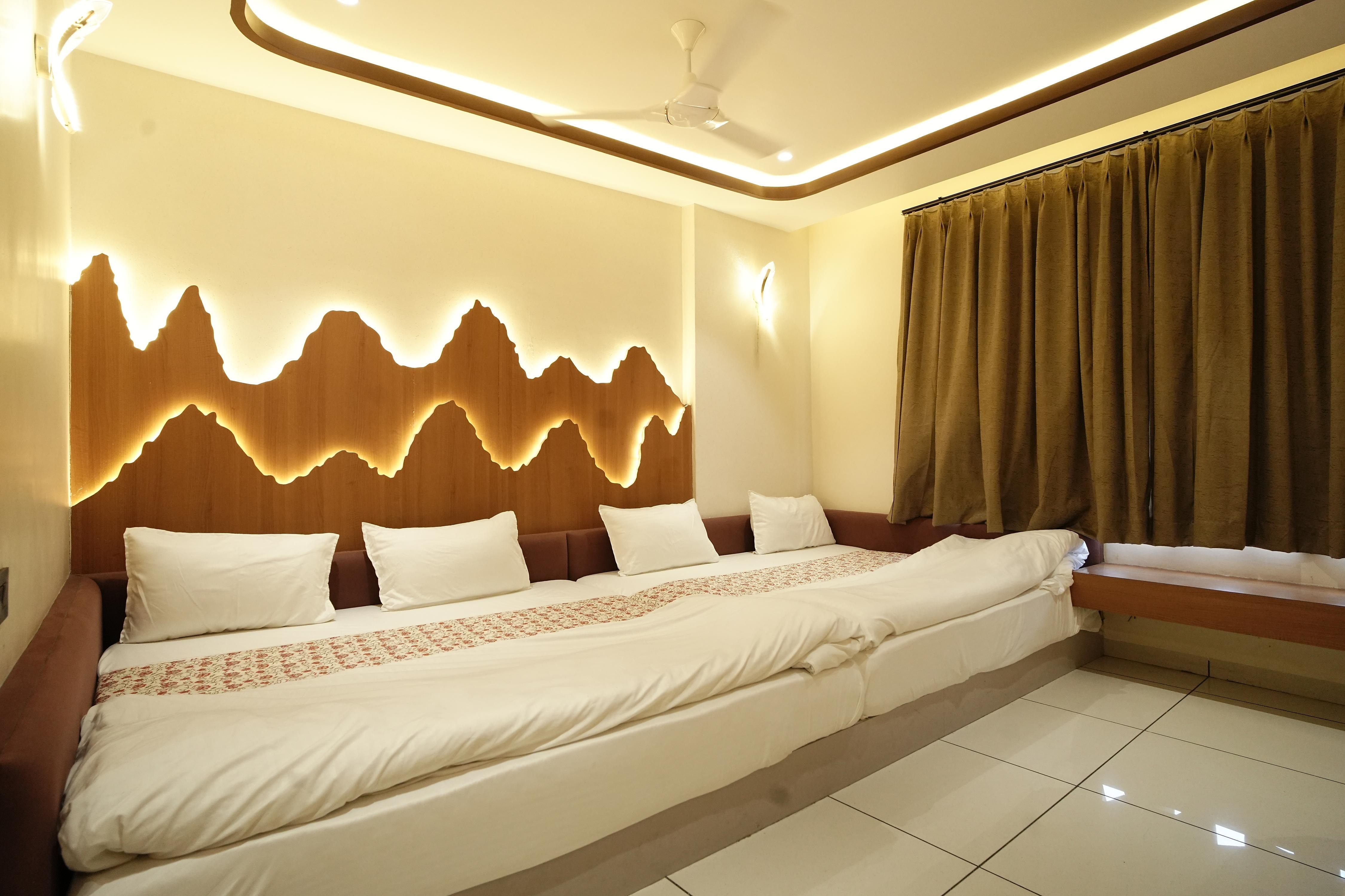Hotel Shree Agrawal Palace - Tap to explore photos