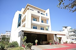 Hotel Cheer Inn, Lucknow