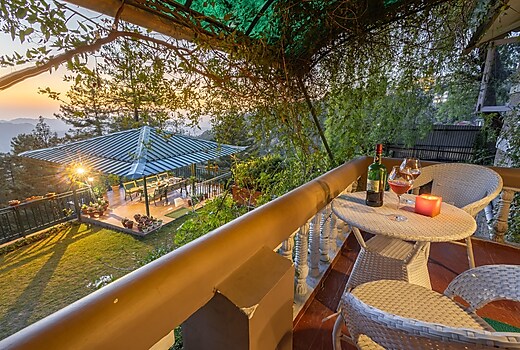 Hostie Romarica-3BHK Cottage, Lawn and Patio, Mashobra