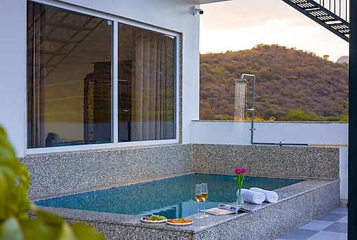 Alaya Stays Kasturi | Pet-Friendly Rooms With Views of Sajjangarh Palace & Plunge Pool
