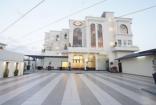SU CASA Banquets & Hotel
