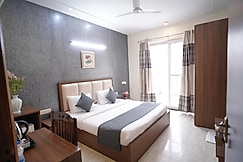 Hotel The Luxe 18 - Golf Course Road, Gurgaon