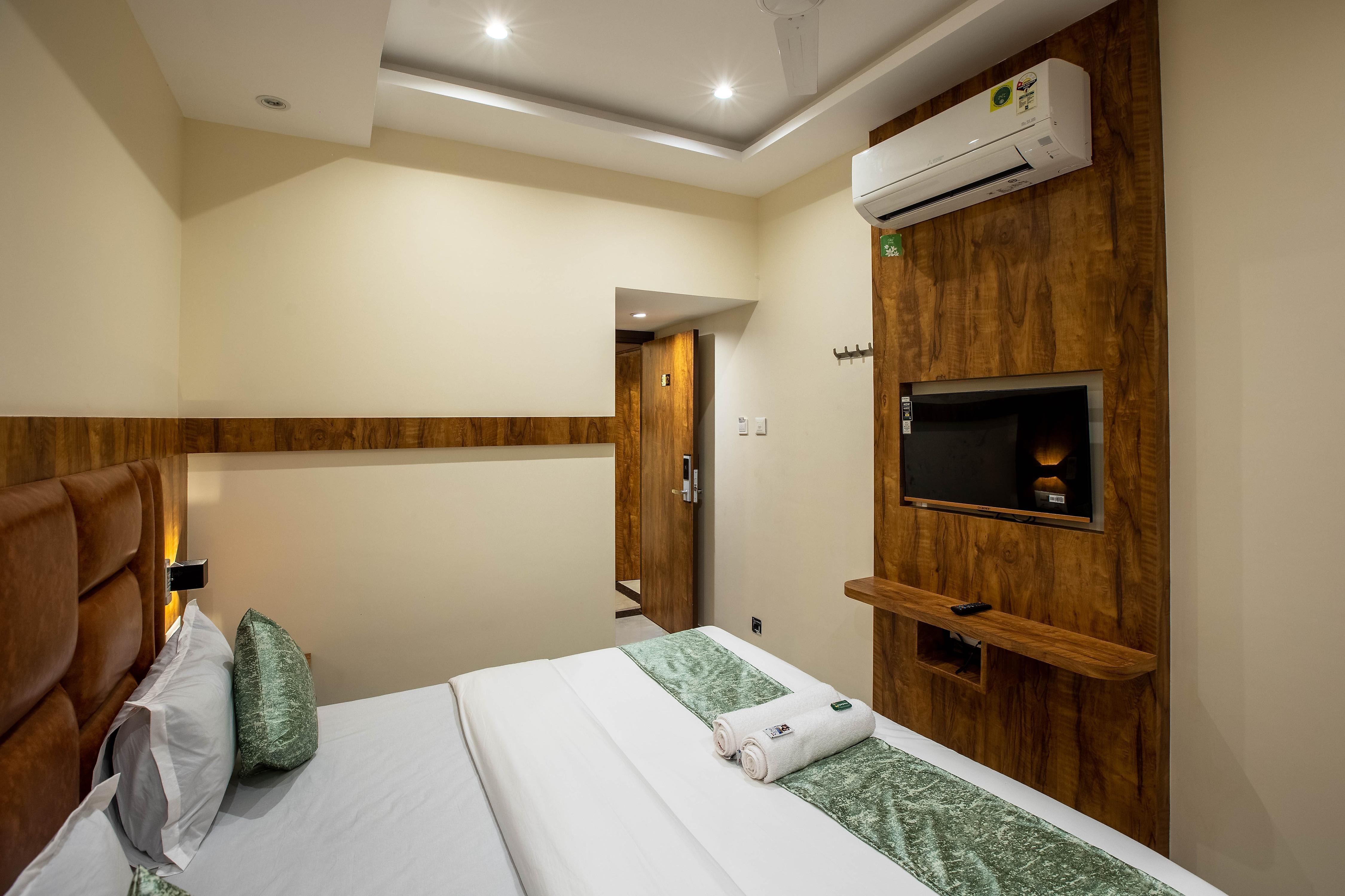 Hotel Heraa International Grant Road, Mumbai - Tap to explore photos