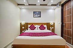 Hotel Cozy cave, Delhi