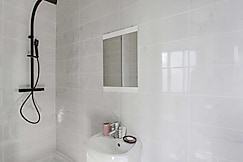 Bright studio 2P Parc des Buttes Chaumont, Paris