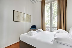 Magnificent Appt 2BD 4P Georges V Champs Elysees, Paris