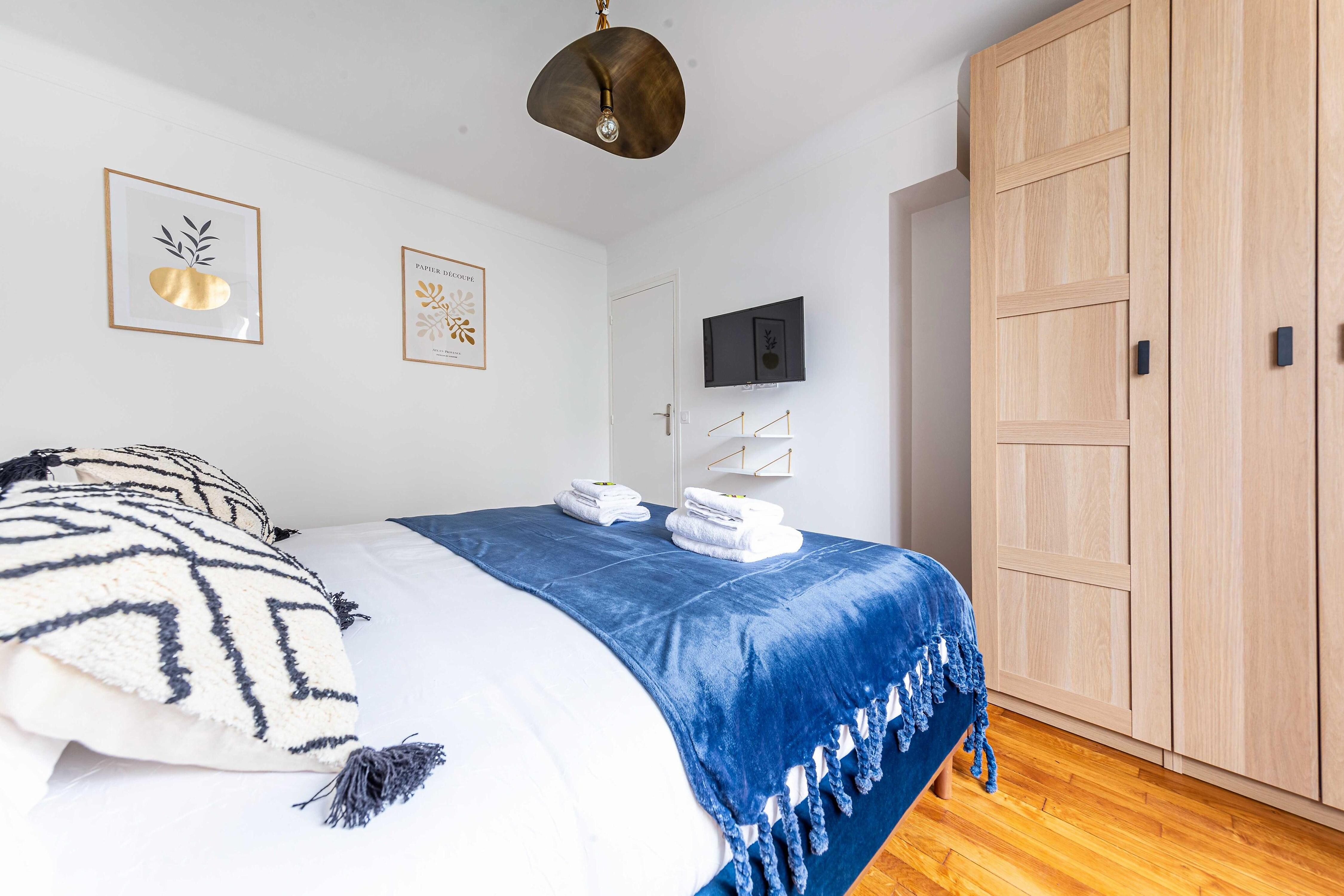 Bright & charming apartment - 1BR/4P - Montmartre - Tap to explore photos