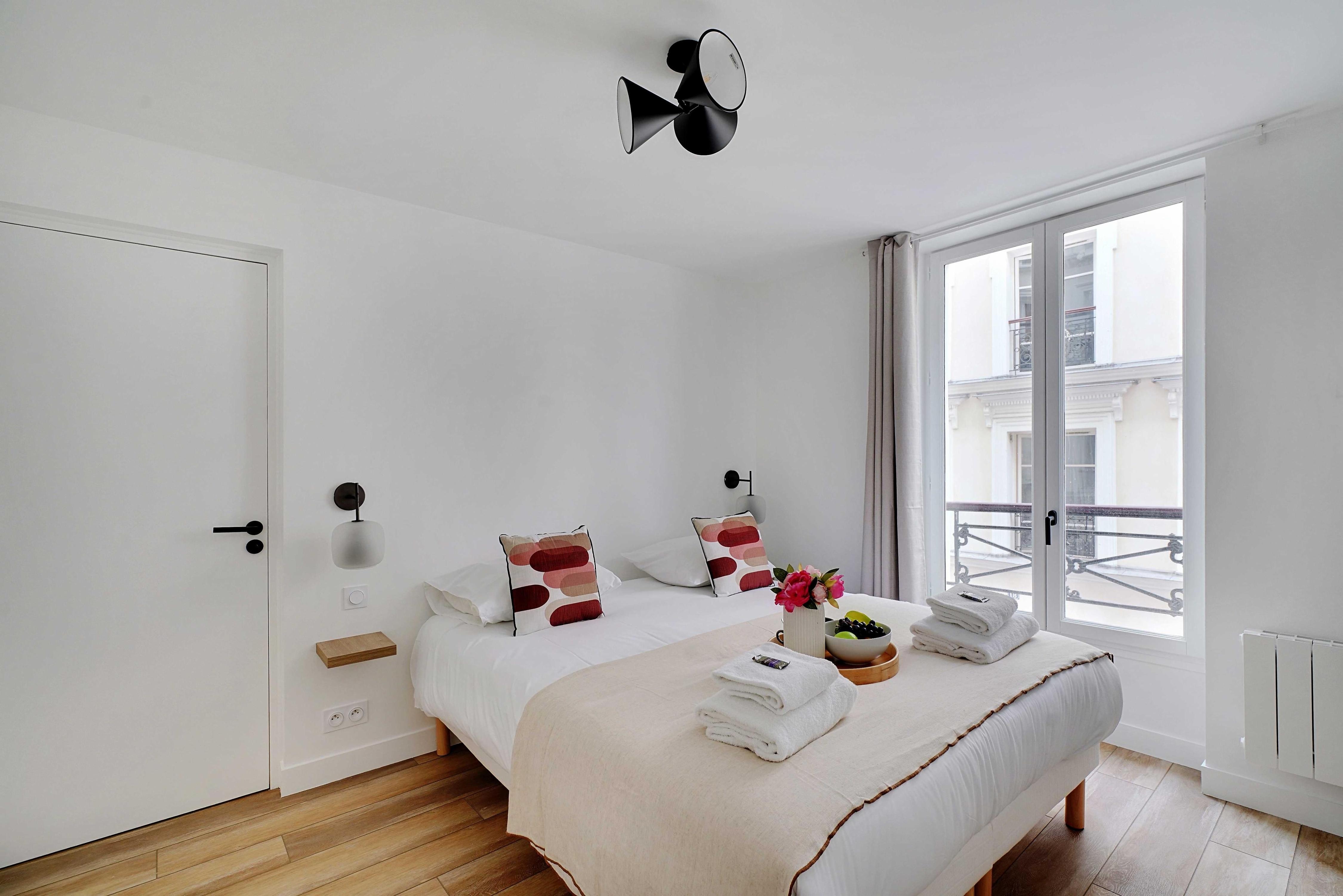 Modern apartment - 2BR/6P - Bastille - Tap to explore photos