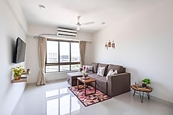 Breezy & Bright 2bhk Apt near Airport, Mumbai