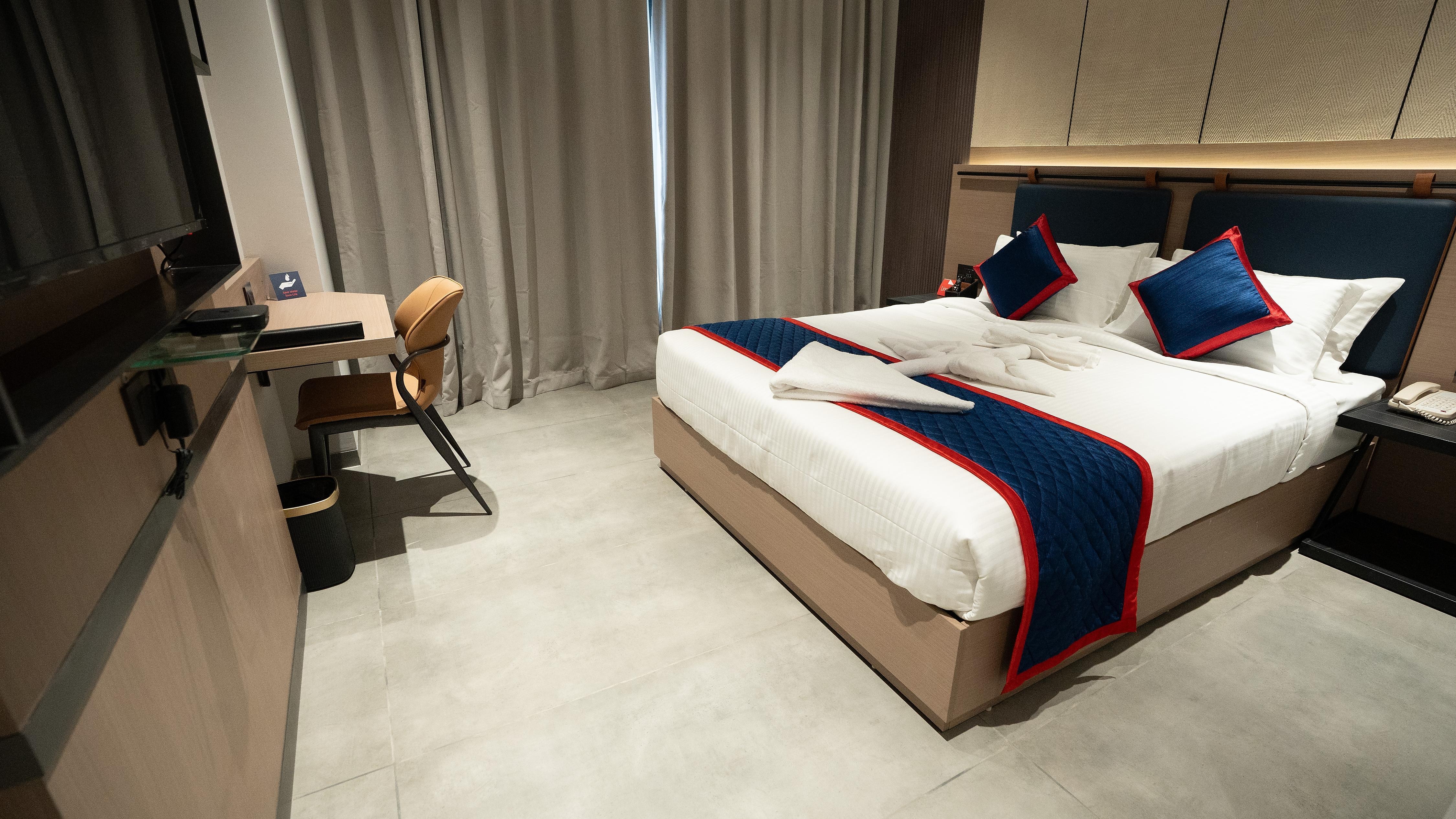 Zip By Spree Hotels Chinchwad - Tap to explore photos
