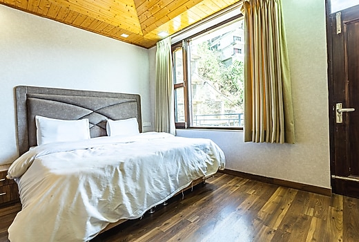 Loft Hills 4BHK Apartment by Homeyhuts|Kasauli-FF