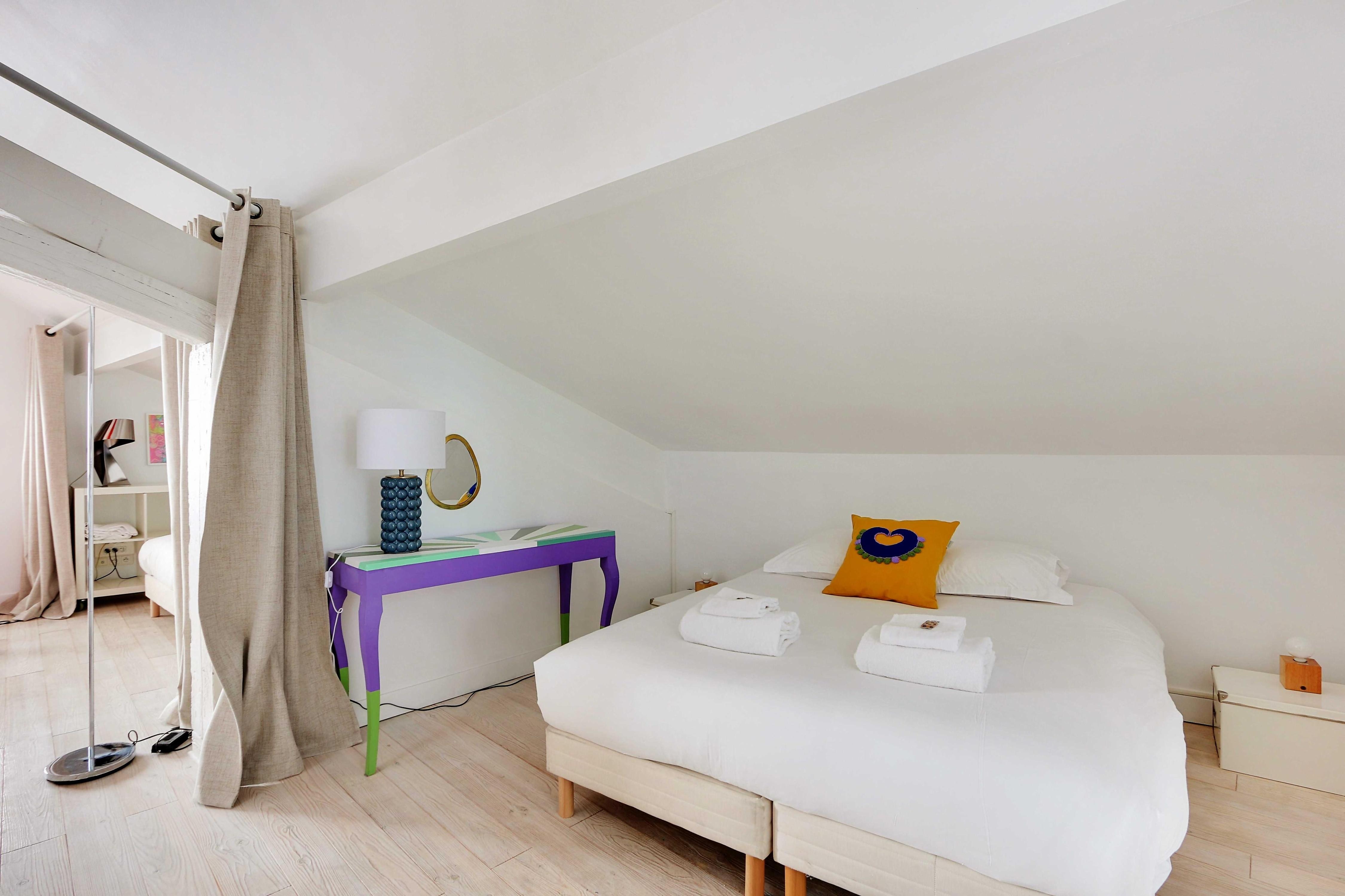 Cozy apartment & Terrace - 2BR/4P - Republique - Tap to explore photos