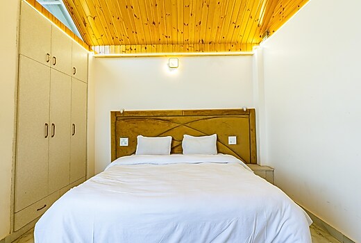 Loft Hills Apartments | 4BHK-TF | Kasauli, by Homeyhuts