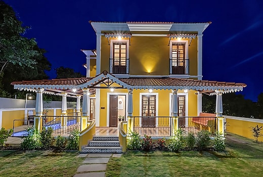 Palacio 4bhk by Spectacular Spaces & Experiences