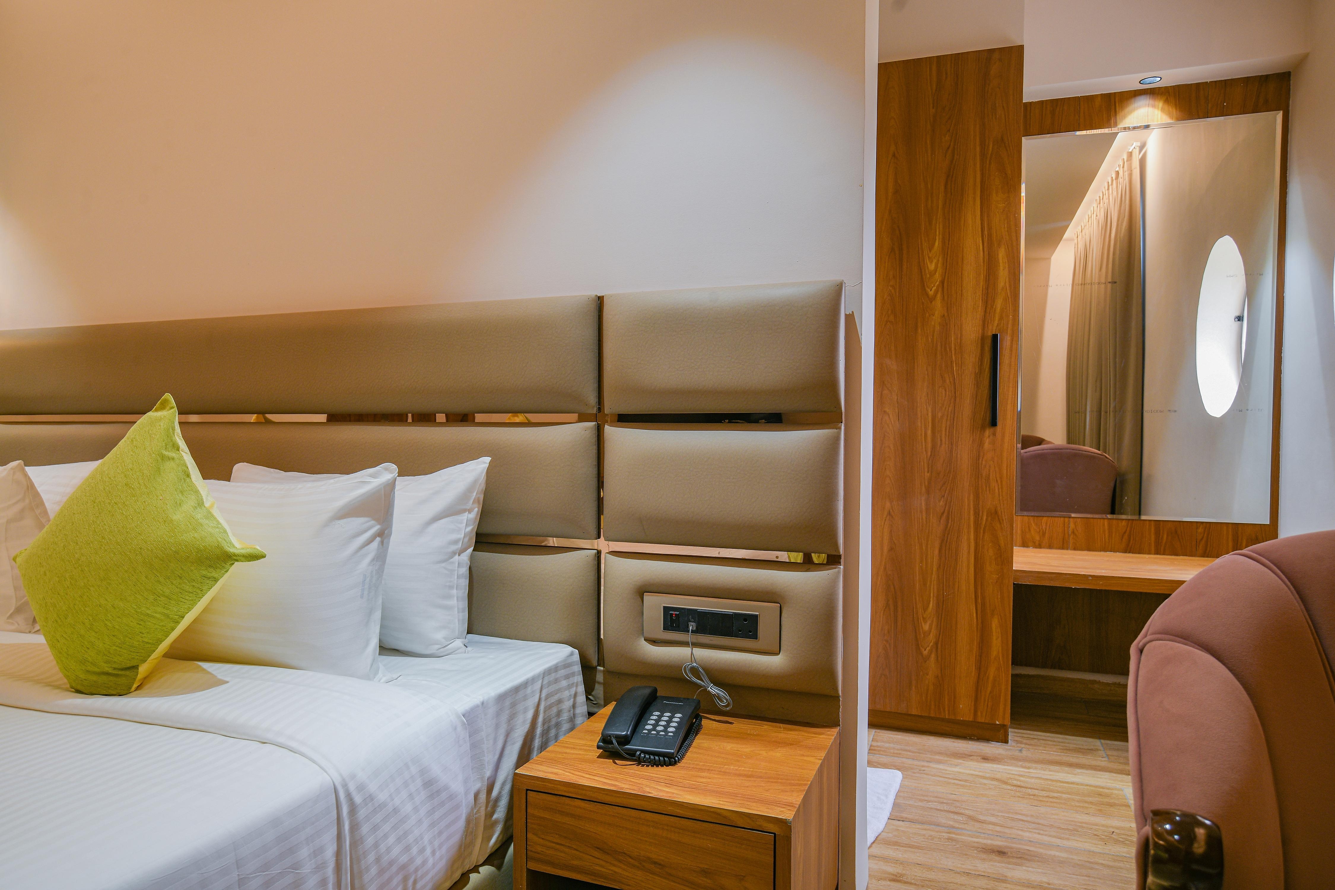 The Byke Stella Boutique Hotel - Near Kokilaben Dhirubhai Ambani Hospital. - Tap to explore photos