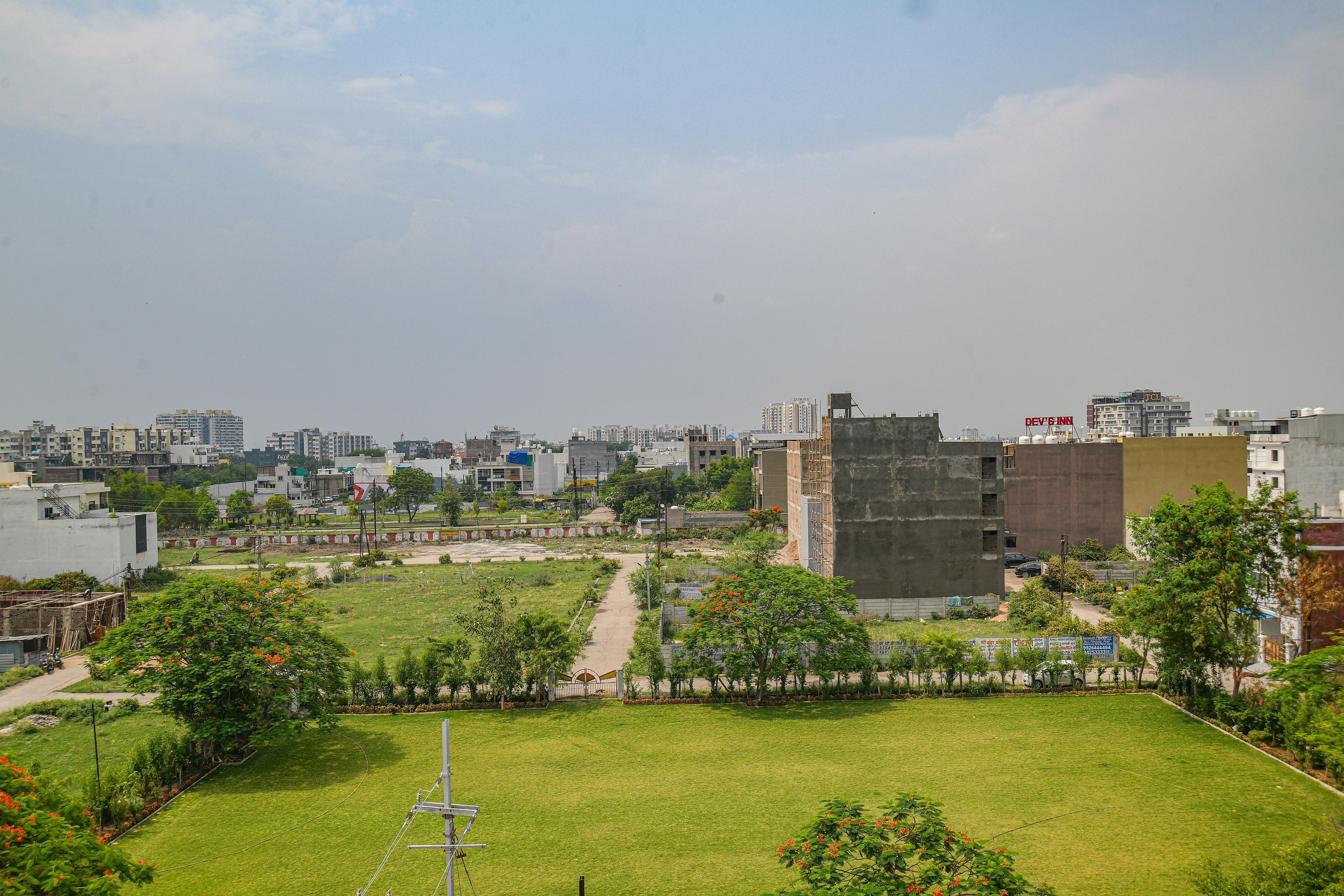 The Byke Stella Boutique Hotel - Near Kokilaben Dhirubhai Ambani Hospital. - Tap to explore photos