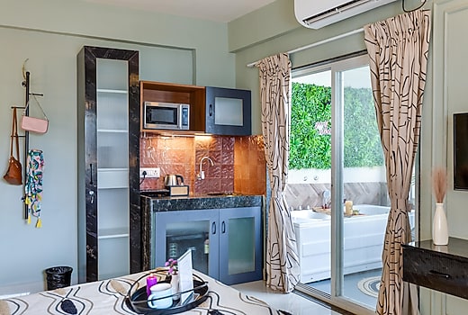 Kulture by One Tree Stays- Near Pune Airport