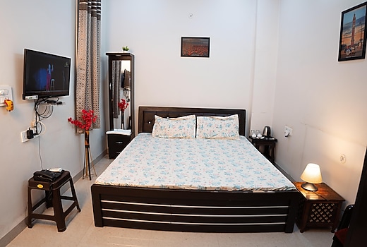 Entire 1bhk Flat | With Caretaker I Gomti Nagar