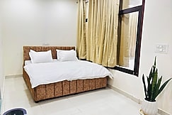 Walk in distance market   nature, Rishikesh