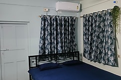 The Grasshopper's nest, Kolkata