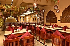 Honeyveils Palace, Greater Noida
