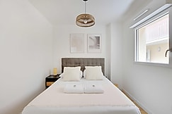 Chic Duplex avec Rooftop - 15 min de Paris | 3 Chambres 6 Pers, Paris