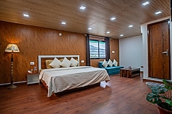 Peaks n pines, Bhowali