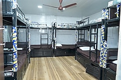 Royal Dormitory, Thane