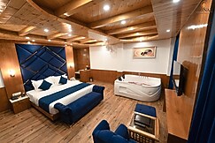 White Season, Manali