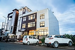 Crystal Suites, Lucknow