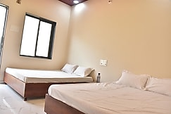 SHIV SHAKTI HOTEL AND GUEST HOUSE, Dwarka