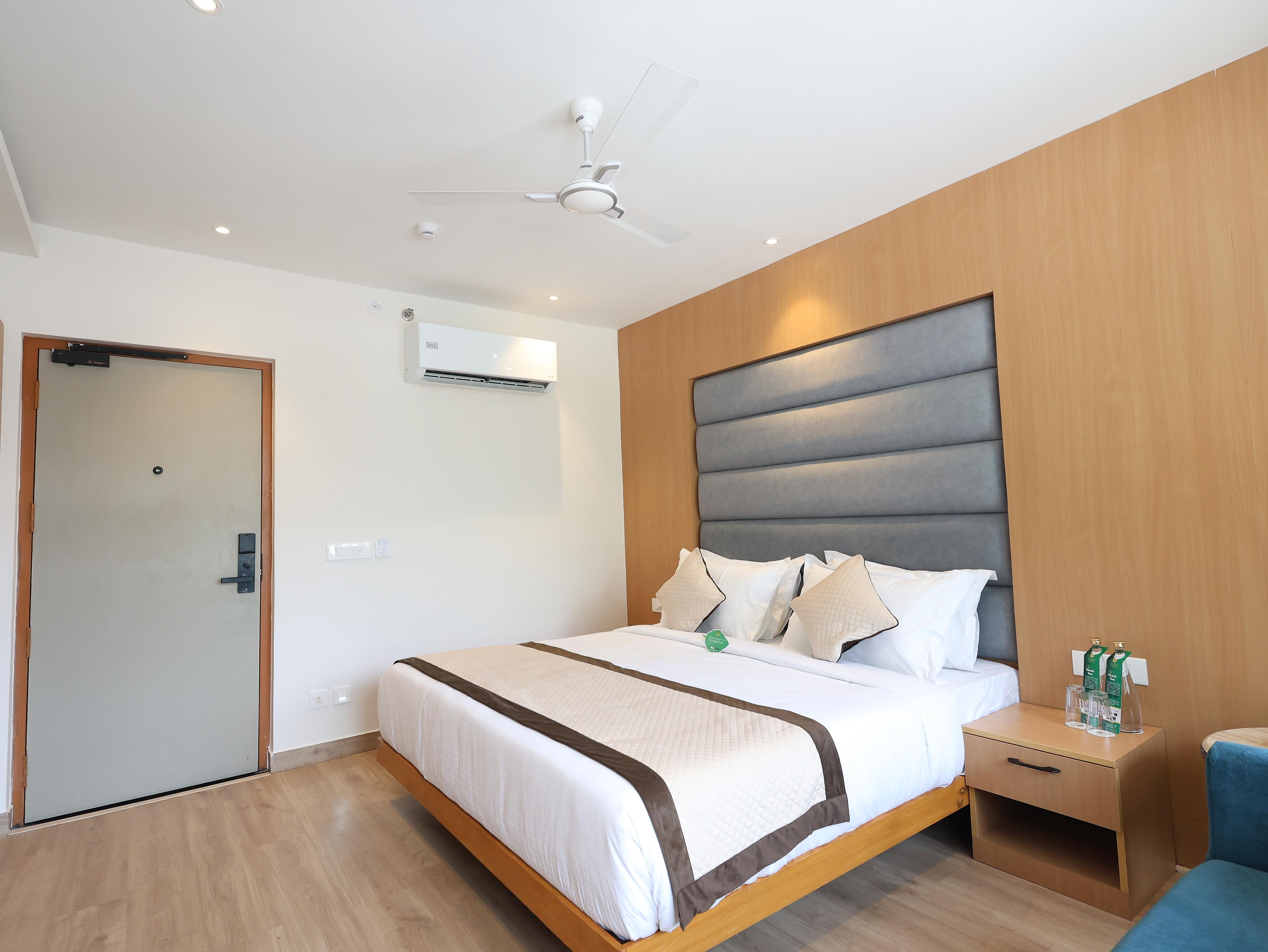 Click Hotel Bhuntar,Kullu Manali -Bhuntar Airport - Tap to explore photos