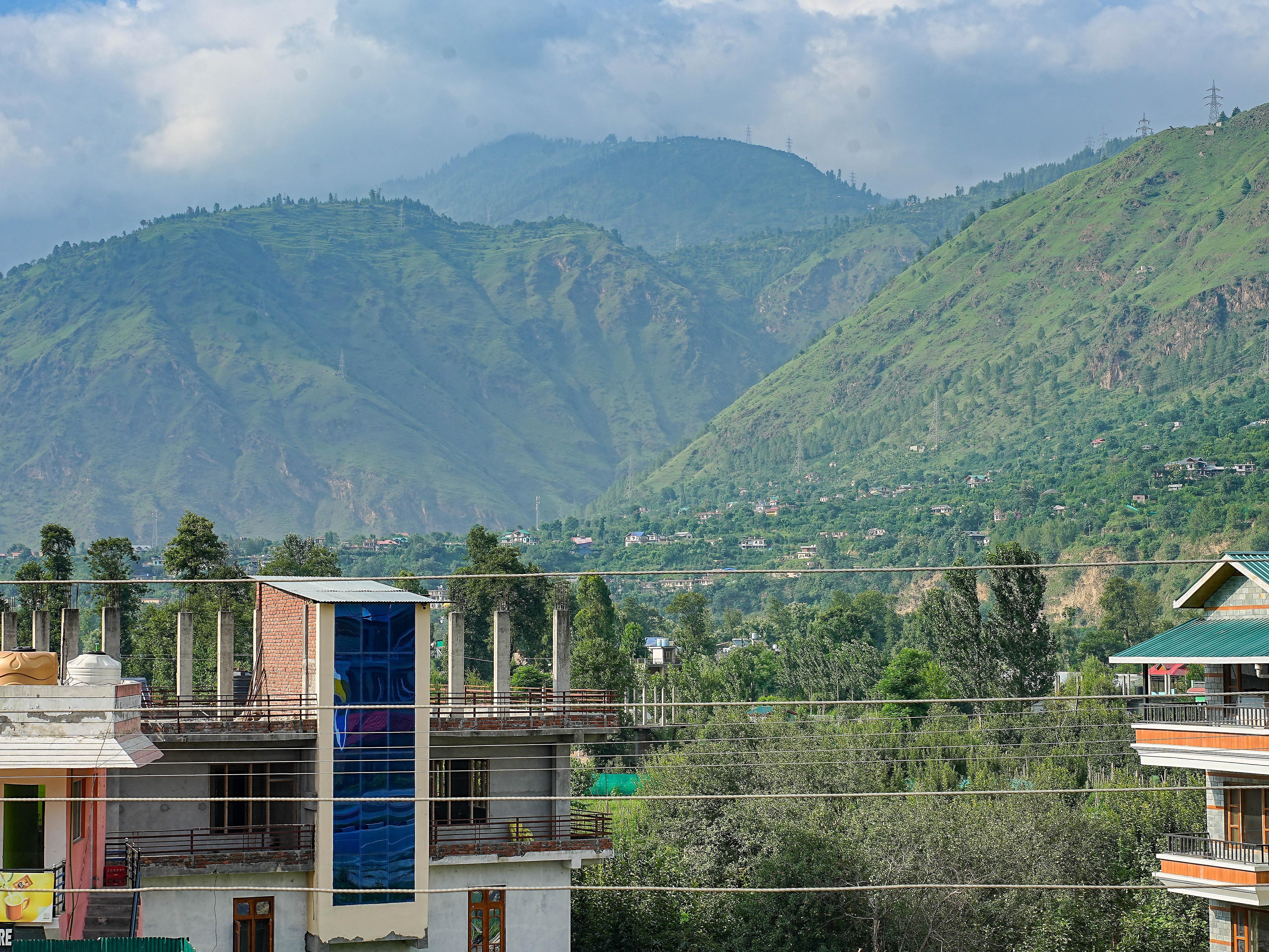 Click Hotel Bhuntar,Kullu Manali -Bhuntar Airport - Tap to explore photos